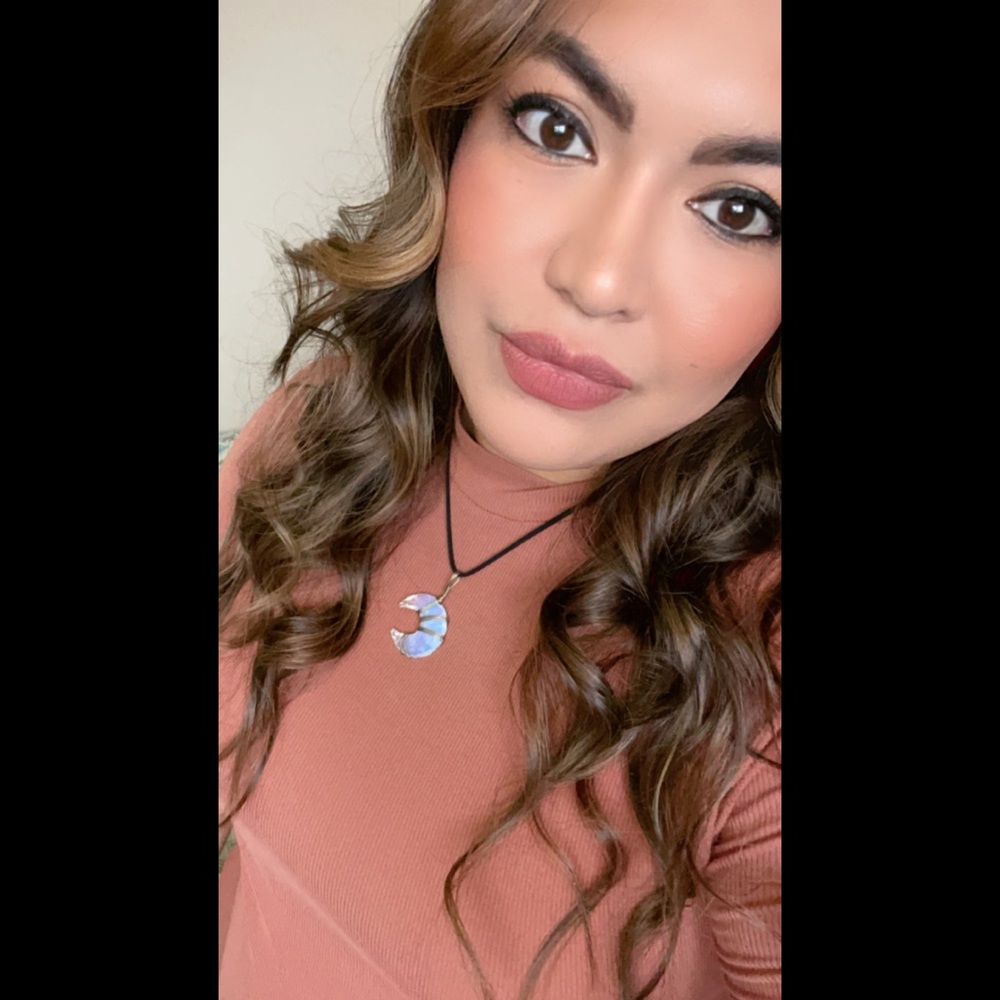 Meet your Posher, Sefora